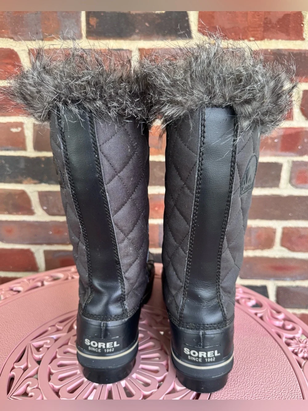 Sorel Women’s Size 9 Quilted Black Lace-Up Winter Boots with Faux Fur Trim
